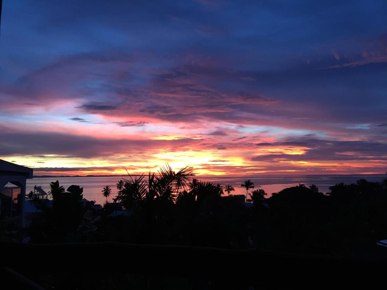 Coucher De Soleil Ambatoloaka  Exterior foto